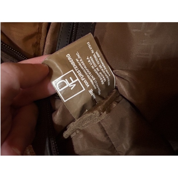 DIANE VON FURSTENBERG Two-Way Weekender Duffle Travel Bag Brown Suede Tri-Tone - Picture 16 of 16